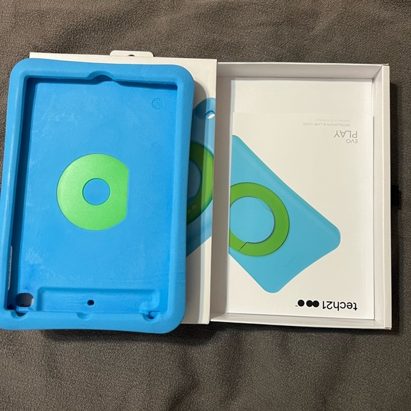 New Tech21 EVO Play iPad Mini Case - Picture 3 of 6